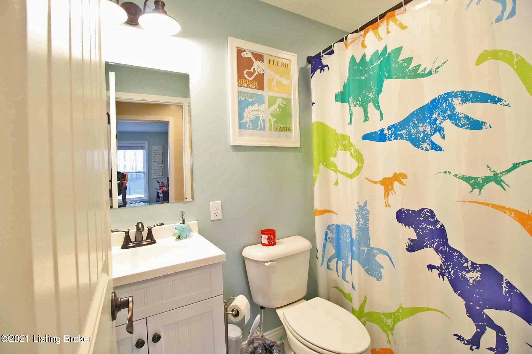 2236 Mt Zion Road Frankfort, KY 40601 - Photo 24 of 40 2nd Full Bath Hall