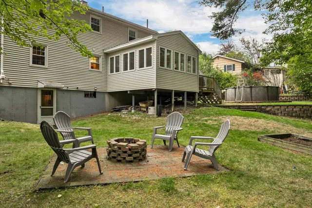 $575,000 | 33 Belmont Drive, Merrimack, NH 03054
