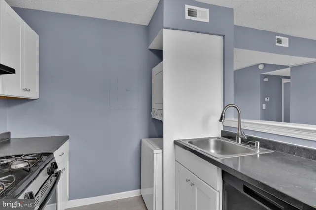 $1,950 | 100 Park Boulevard, Unit 88C, Cherry Hill, NJ 08034