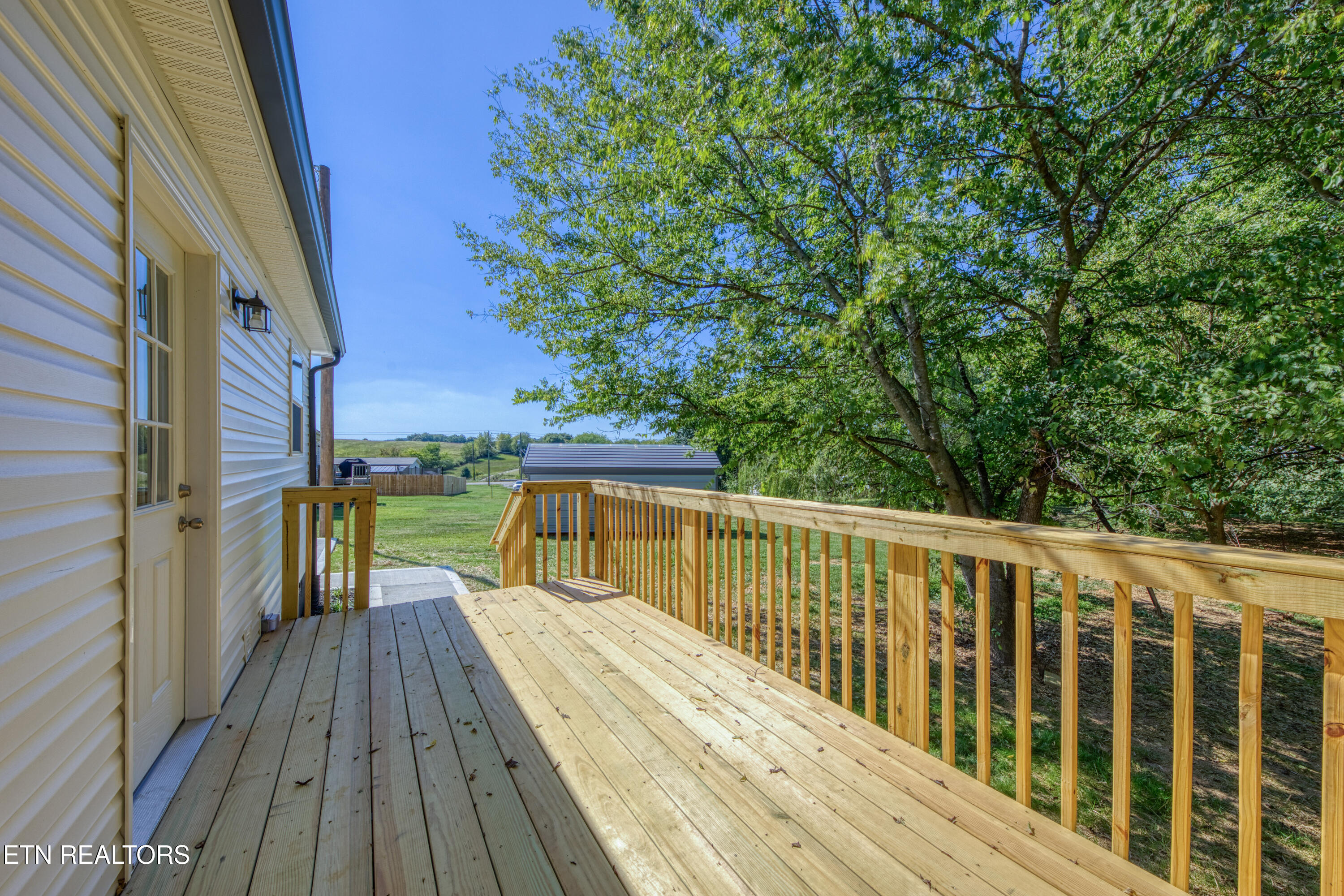 399 Watkins Road East Loudon, TN 37774 - Photo 12 of 25 0H3A9518_9