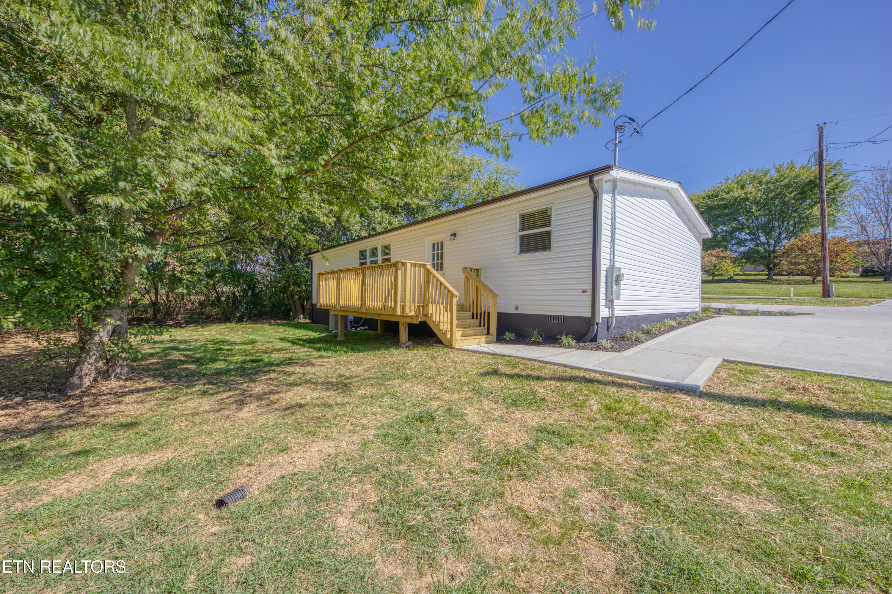 399 Watkins Road East Loudon, TN 37774 - Photo 13 of 25 0H3A9505_5