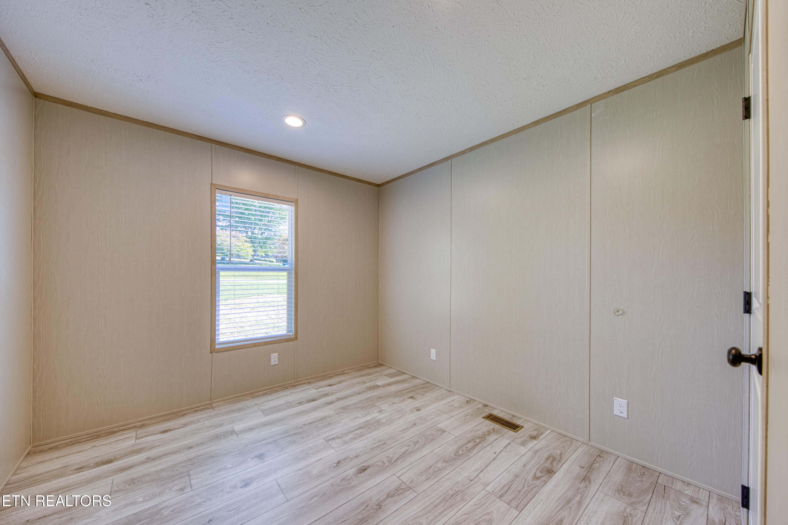 399 Watkins Road East Loudon, TN 37774 - Photo 19 of 25 0H3A9558_20