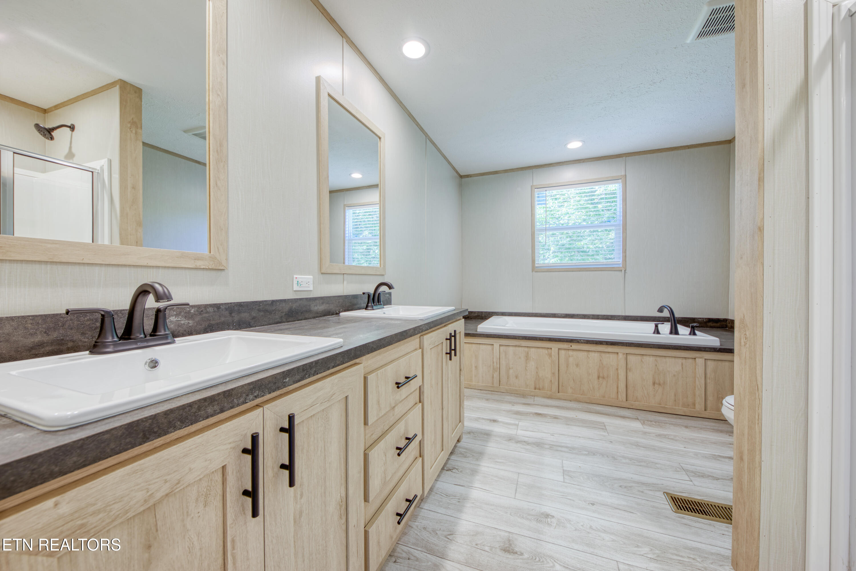 399 Watkins Road East Loudon, TN 37774 - Photo 23 of 25 0H3A9572_24