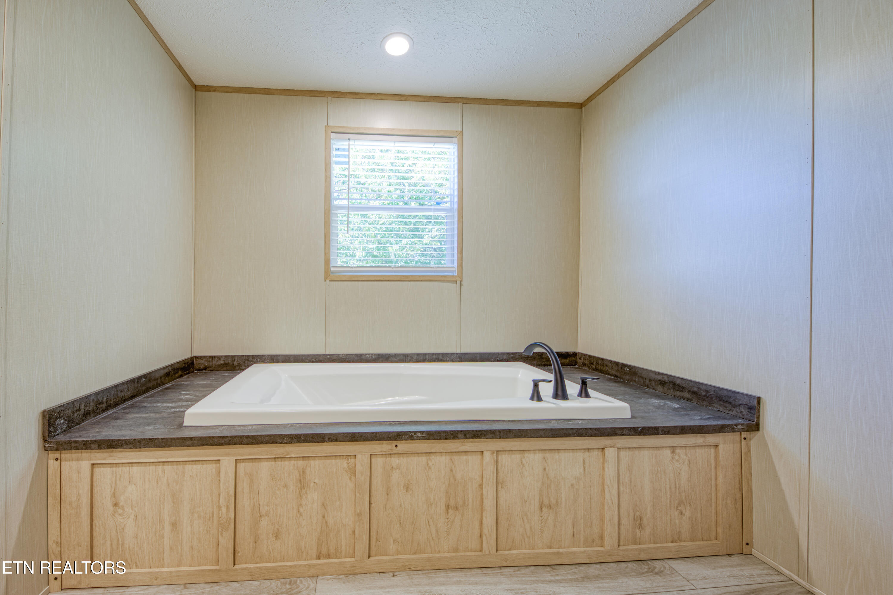 399 Watkins Road East Loudon, TN 37774 - Photo 24 of 25 0H3A9579_26