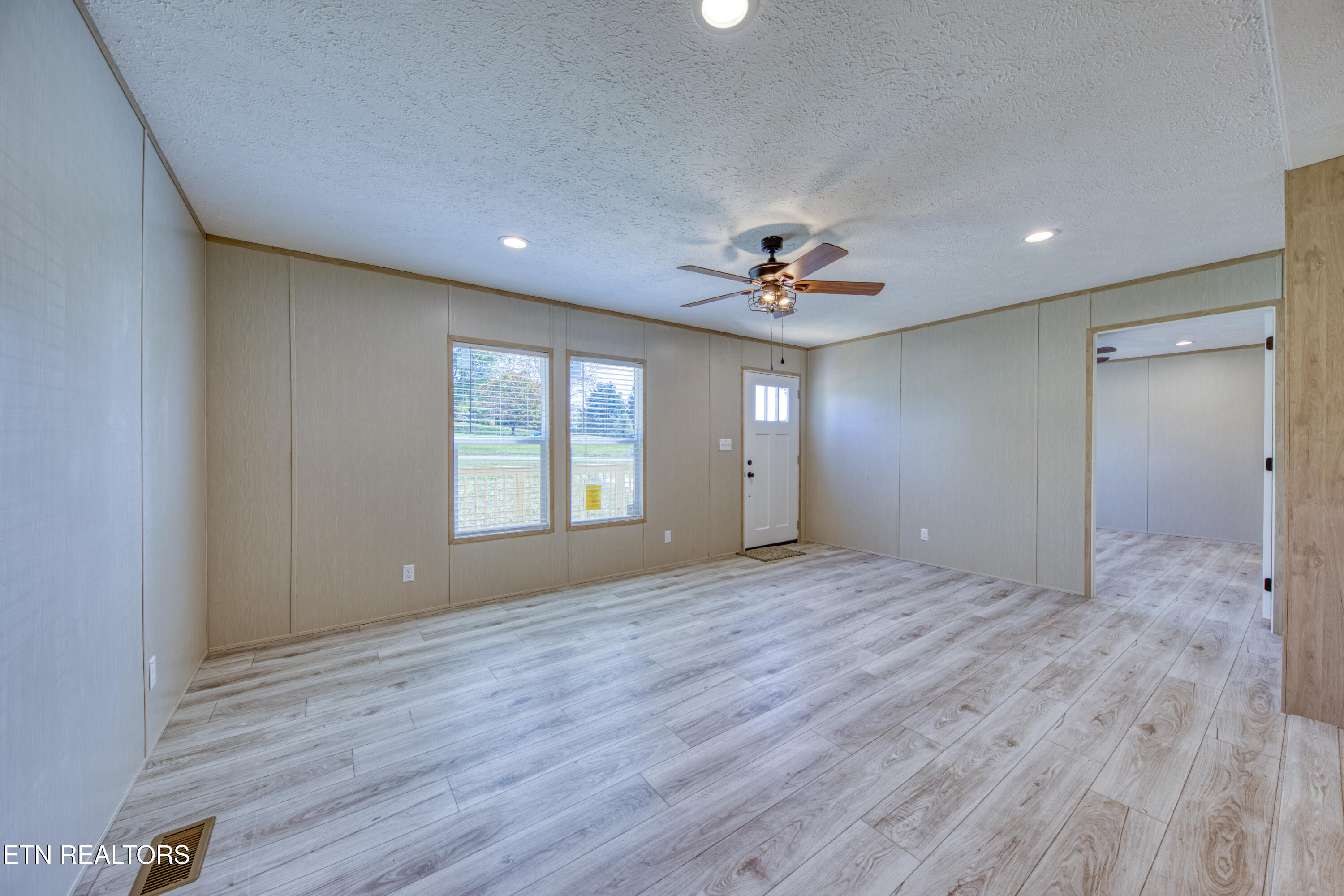 399 Watkins Road East Loudon, TN 37774 - Photo 5 of 25 0H3A9544_16