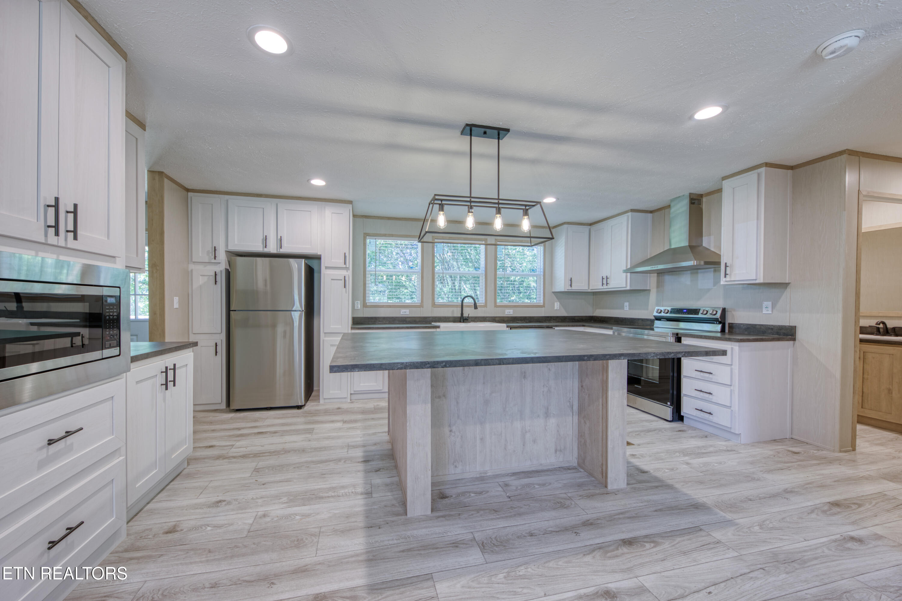 399 Watkins Road East Loudon, TN 37774 - Photo 8 of 25 0H3A9529_12