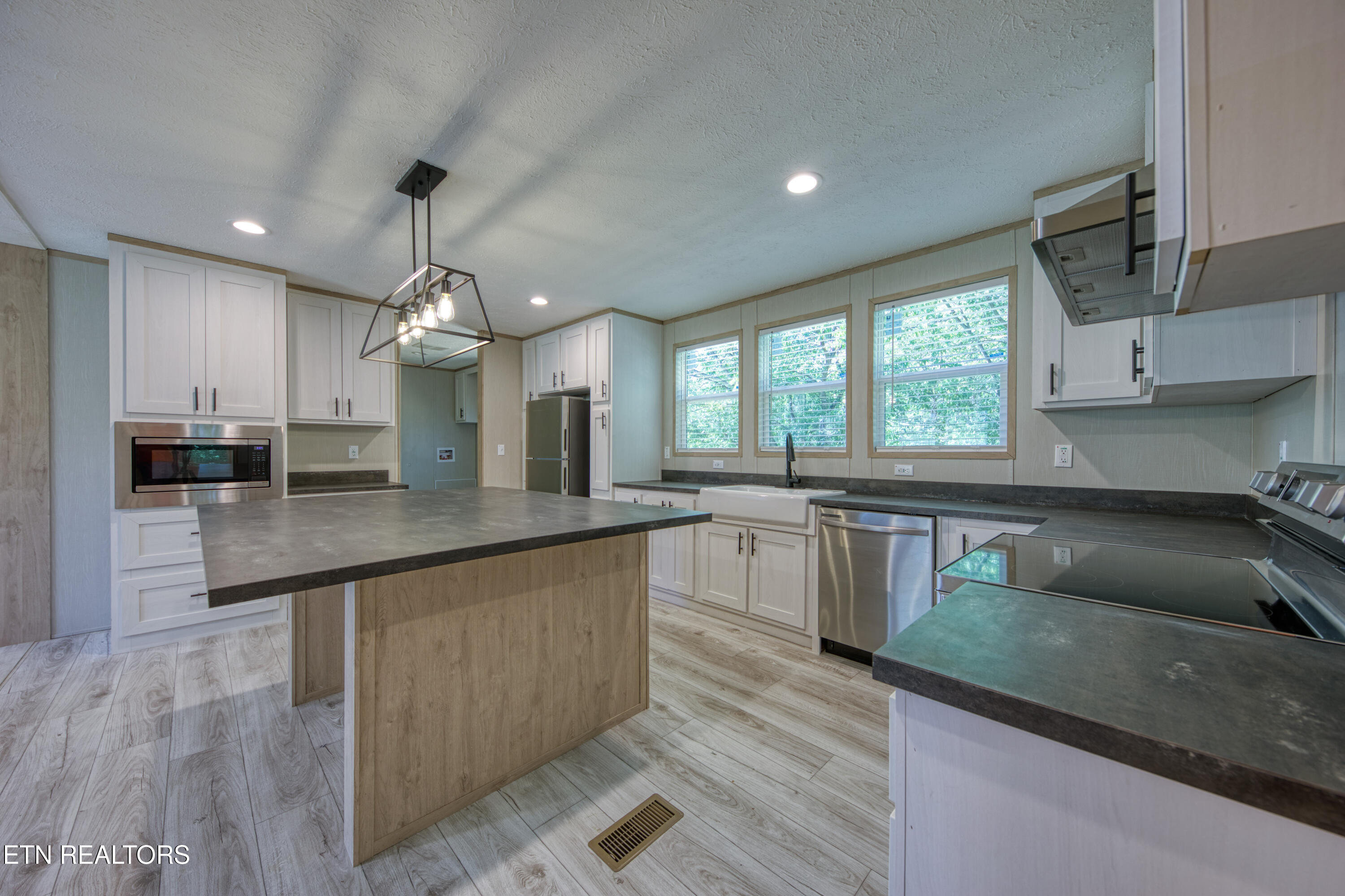 399 Watkins Road East Loudon, TN 37774 - Photo 9 of 25 0H3A9533_13