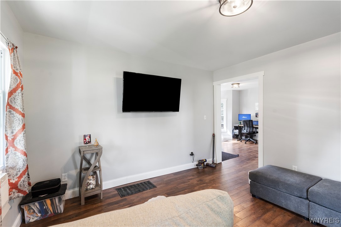 43 Rochester Street Warsaw, NY 14569 - Photo 17 of 44 Living Room