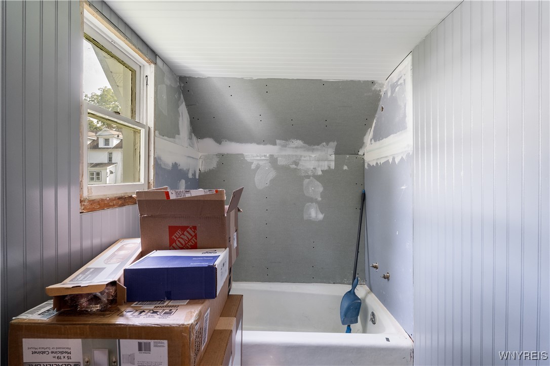 43 Rochester Street Warsaw, NY 14569 - Photo 33 of 44 2nd Floor Bath