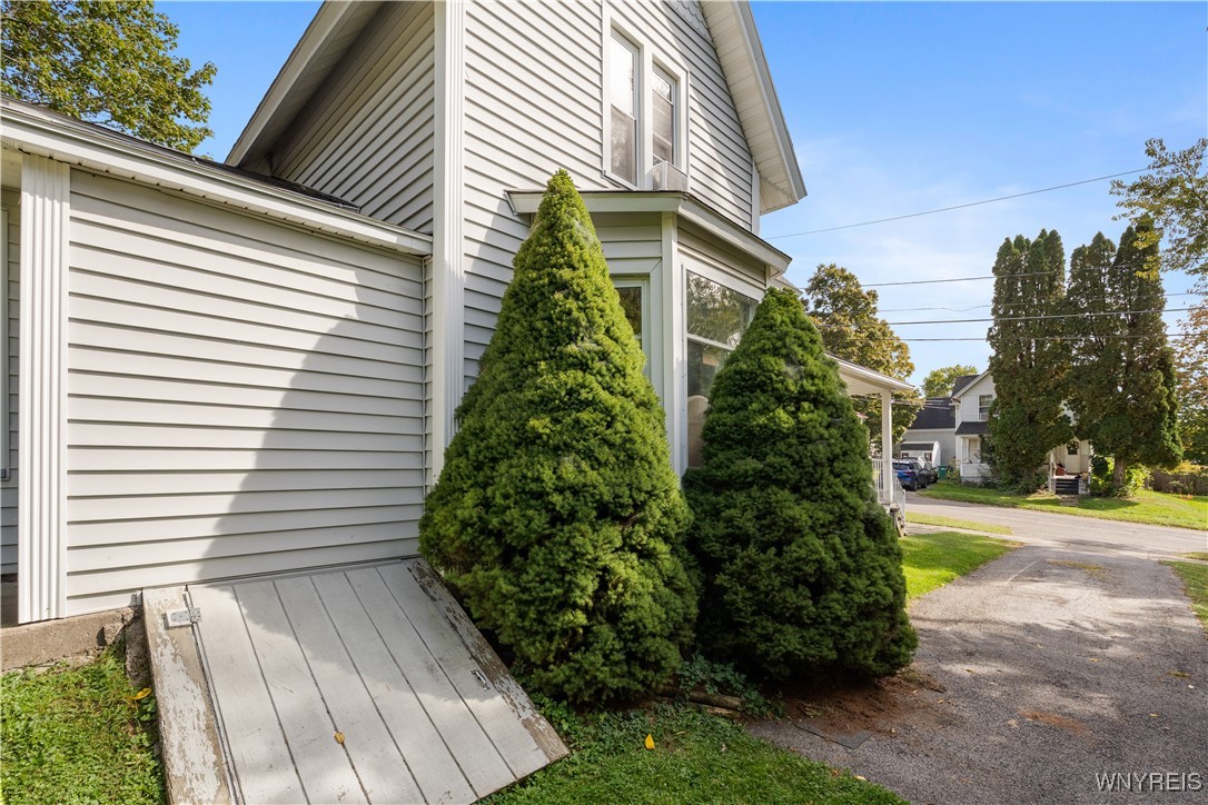 43 Rochester Street Warsaw, NY 14569 - Photo 44 of 44 Side of House