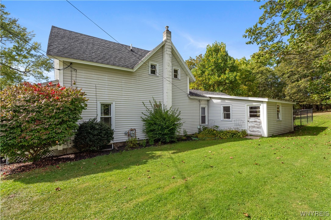 43 Rochester Street Warsaw, NY 14569 - Photo 7 of 44 Side Back