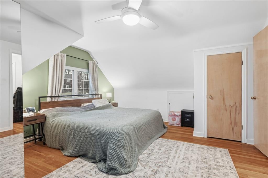 111 Rockingham Road Pittsburgh, PA 15238 - Photo 29 of 38 a bedroom with a bed and a dresser