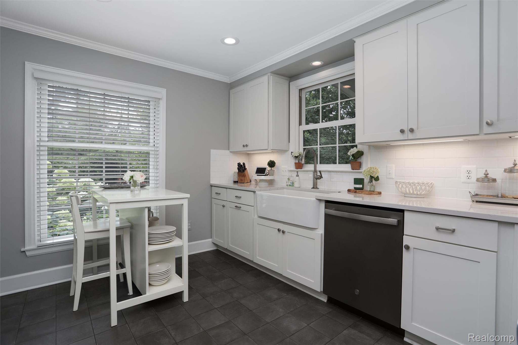 4200 Surrey Cross Road Bloomfield Hills, MI 48301 - Photo 10 of 42 Kitchen