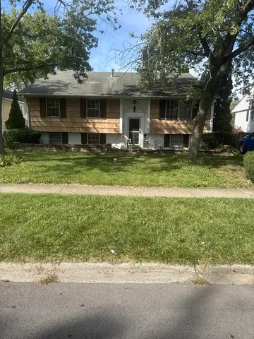 $164,999 | 120 South Chestnut Lane, Glenwood, IL 60425