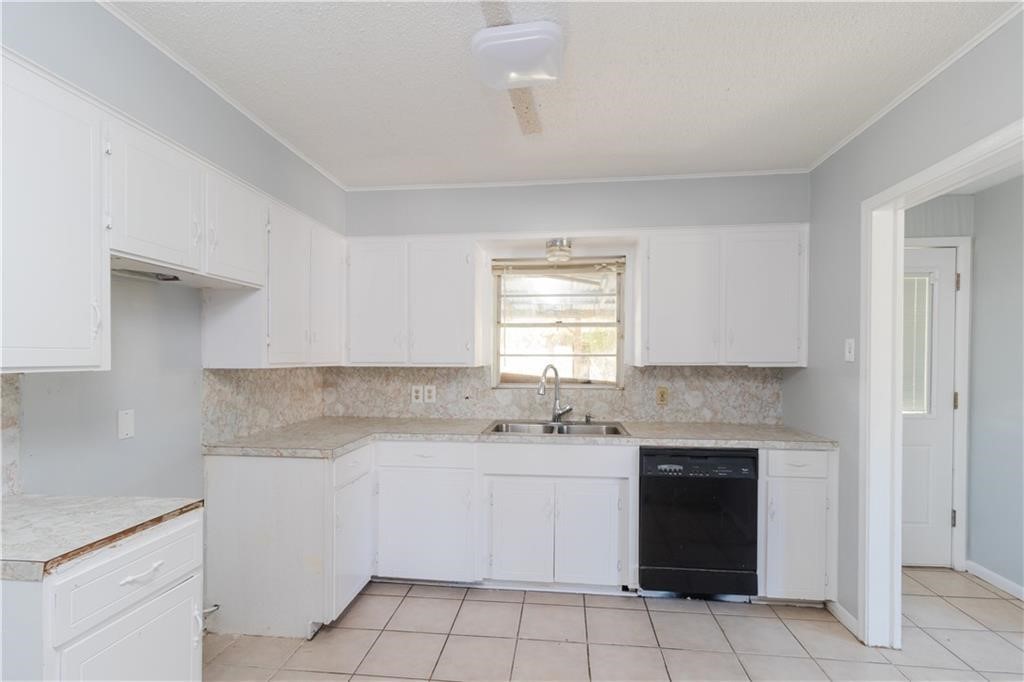 4829 Edith Street Corpus Christi, TX 78411 - Photo 8 of 12