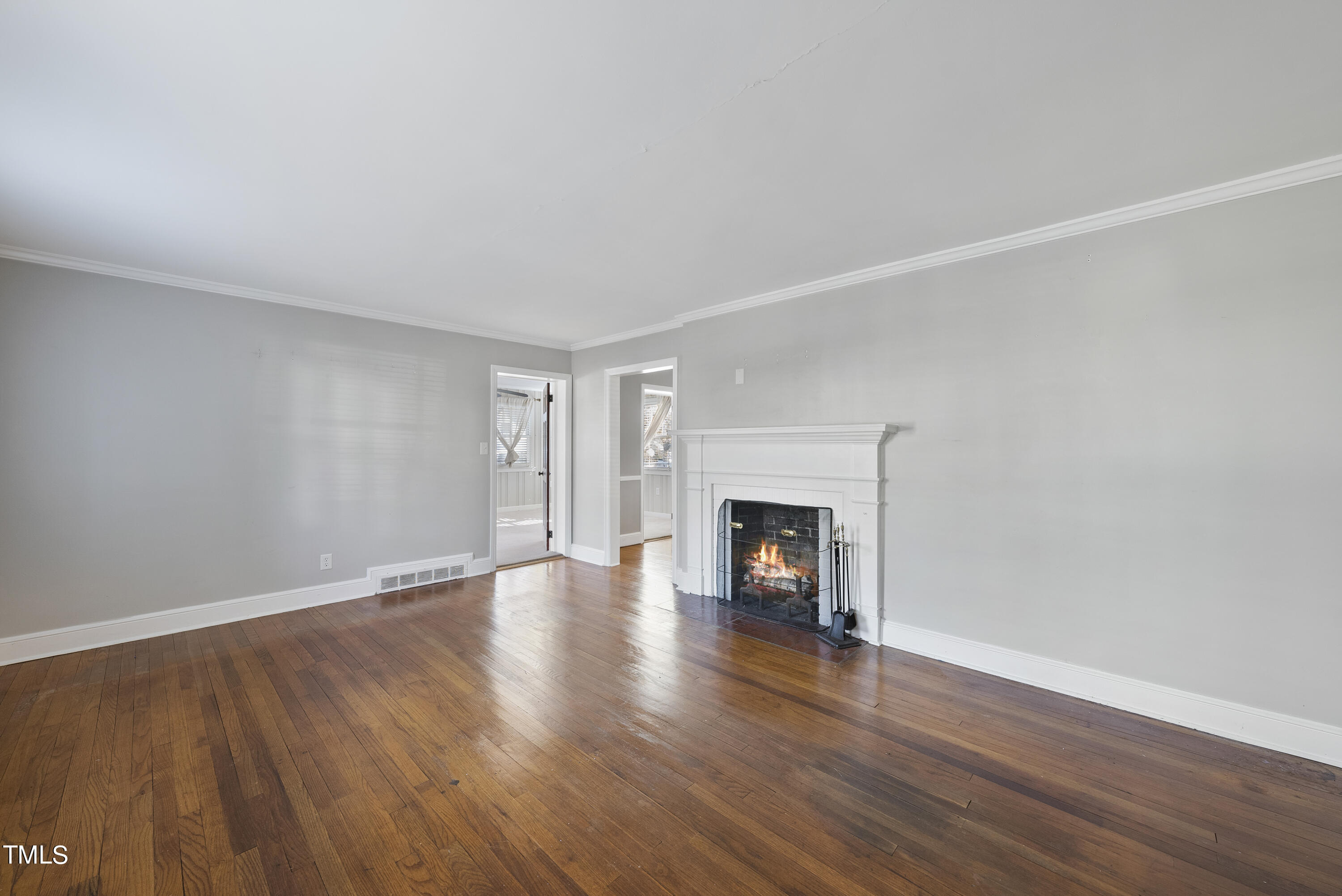 2516 Anderson Drive Raleigh, NC 27608 - Photo 4 of 29 DSC00202