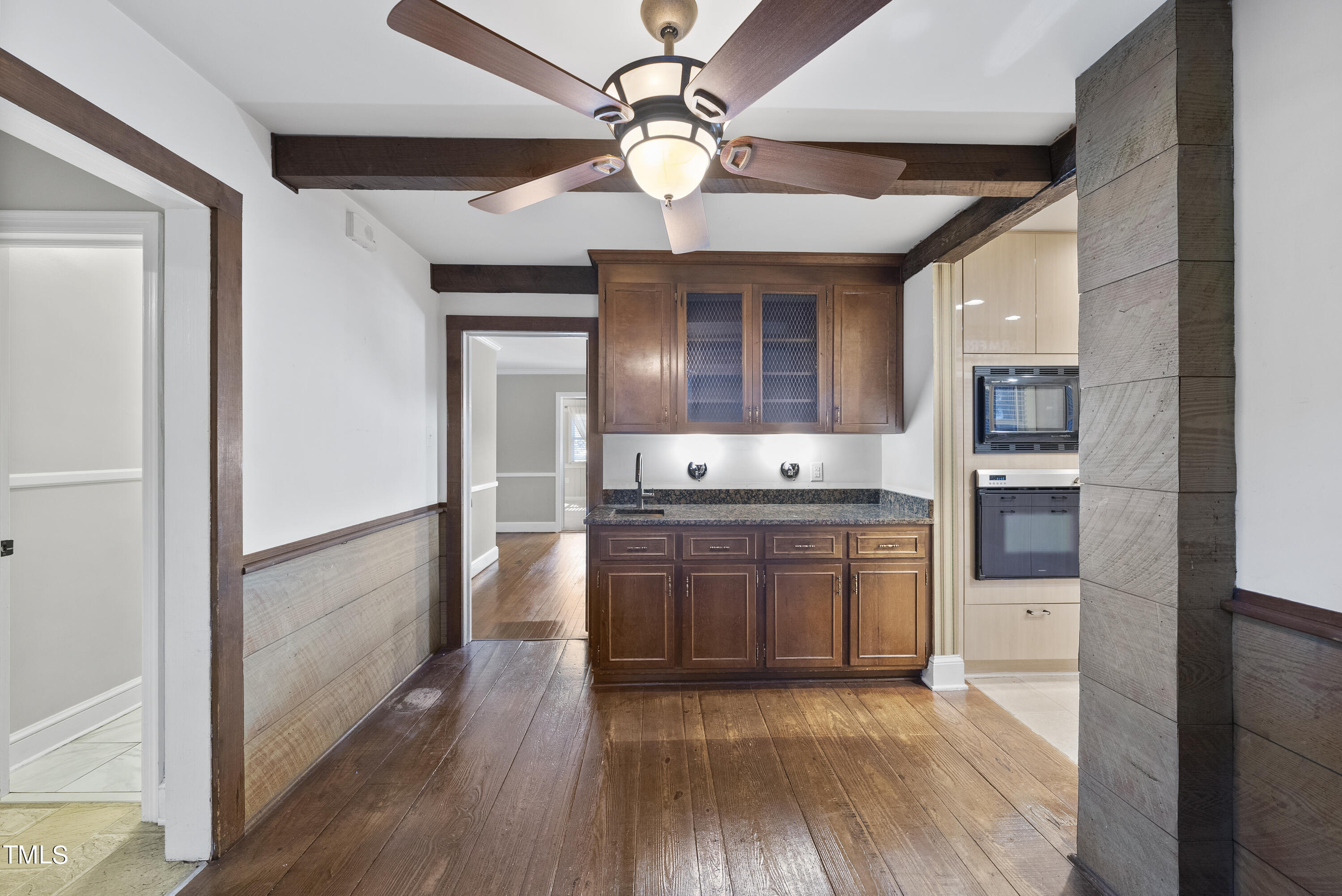 2516 Anderson Drive Raleigh, NC 27608 - Photo 7 of 29 DSC00223