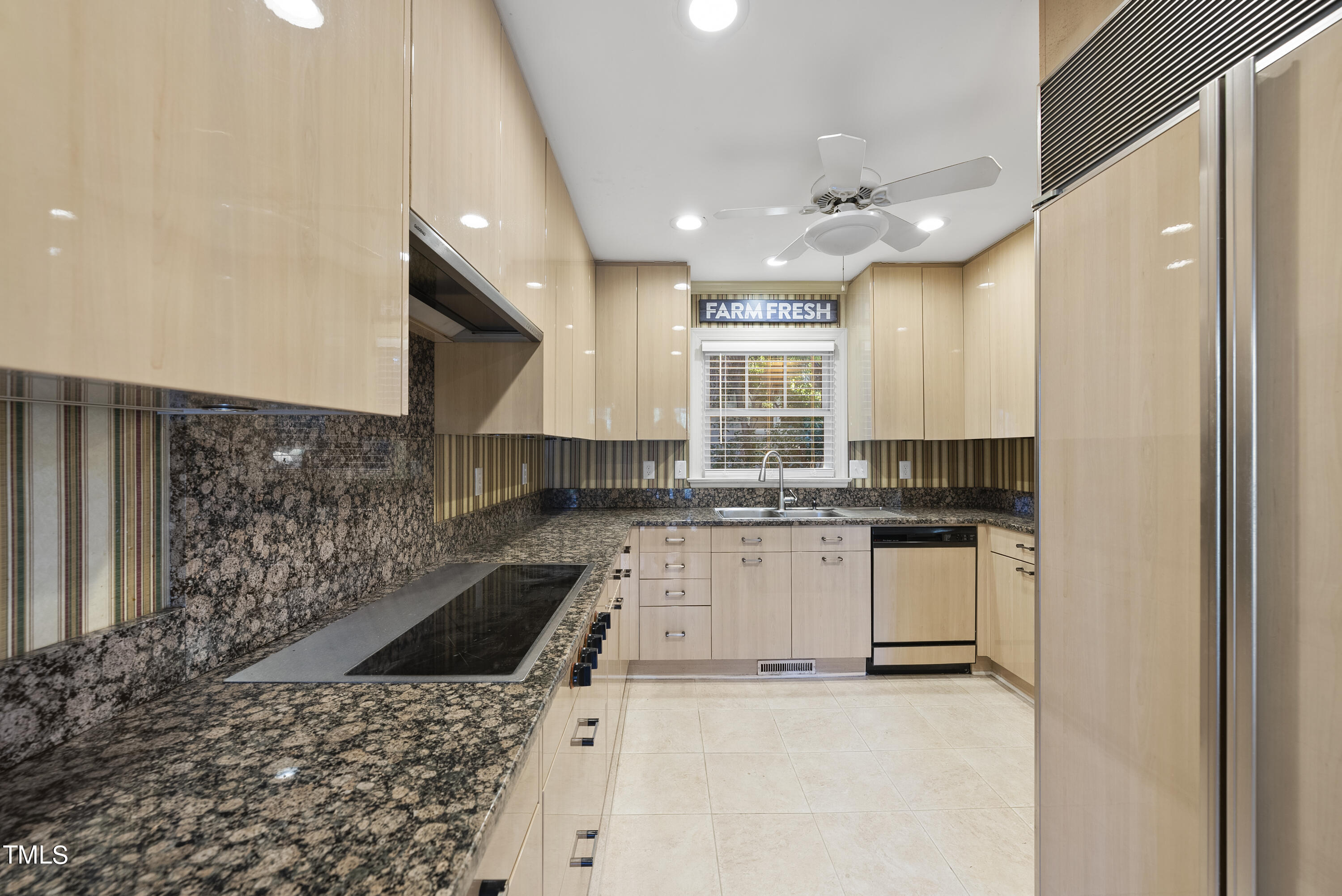 2516 Anderson Drive Raleigh, NC 27608 - Photo 8 of 29 DSC00235