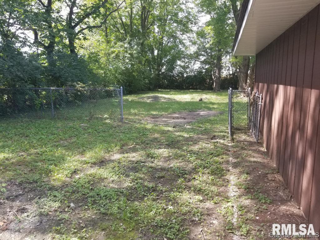 7987 North Pawnee Road Pawnee, IL 62558 - Photo 23 of 30