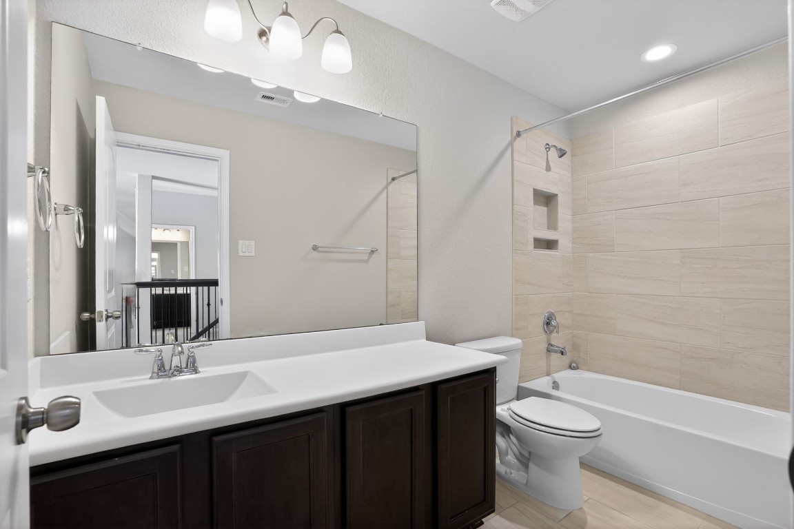 4650 Axis Trail Conroe, TX 77303 - Photo 32 of 36 Bathroom