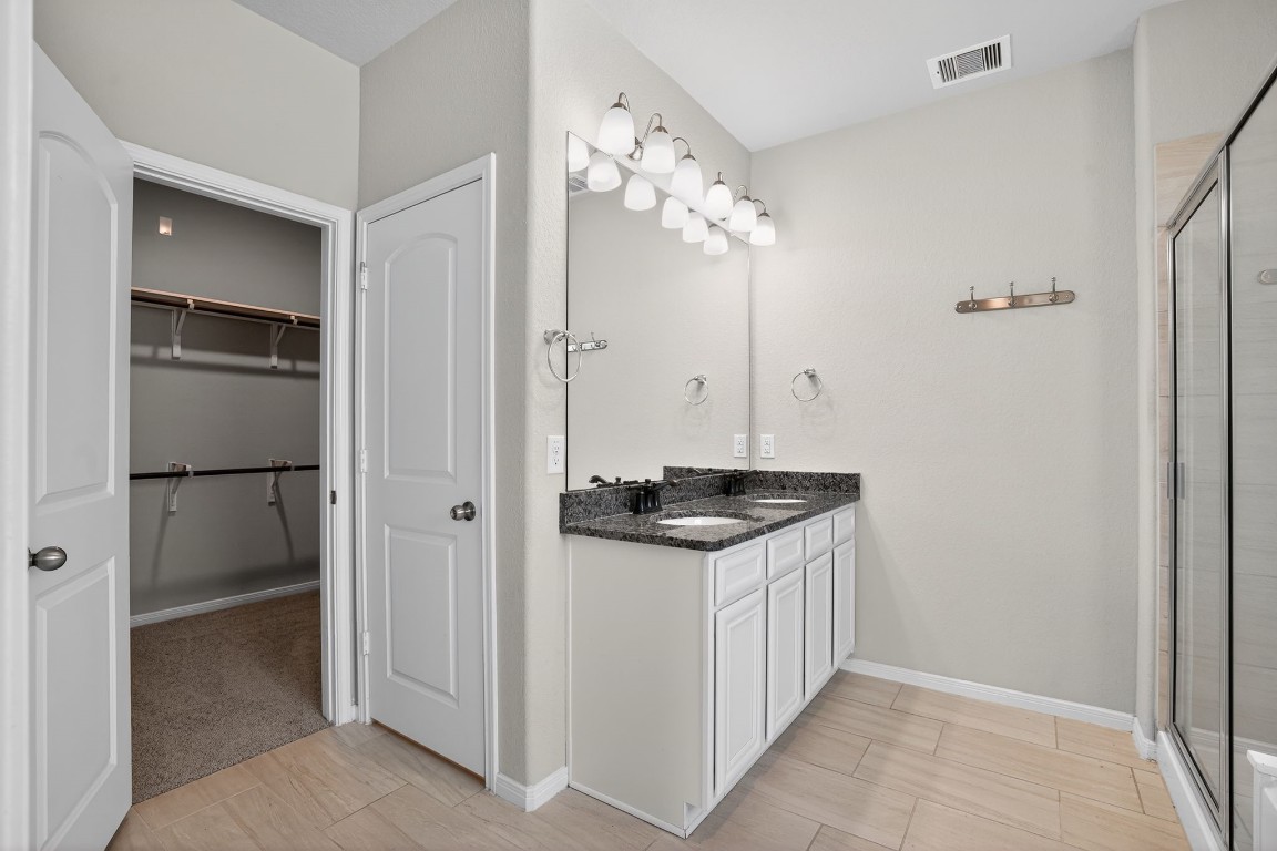 4650 Axis Trail Conroe, TX 77303 - Photo 34 of 36 Bathroom