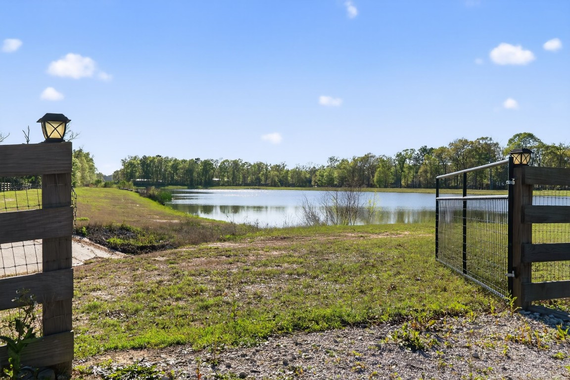 4650 Axis Trail Conroe, TX 77303 - Photo 10 of 36 Exterior