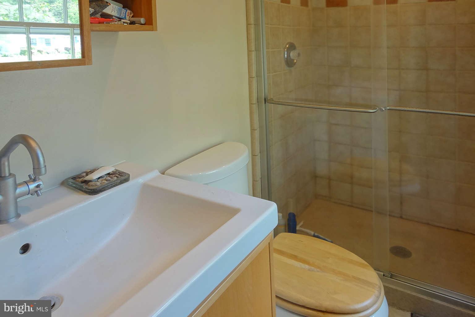 1726 Stratton Road Crofton, MD 21114 - Photo 8 of 30 Bath