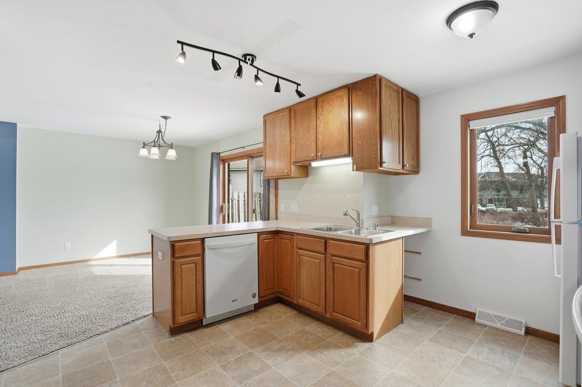 473 Waterman Court Oregon, WI 53575 - Photo 14 of 37