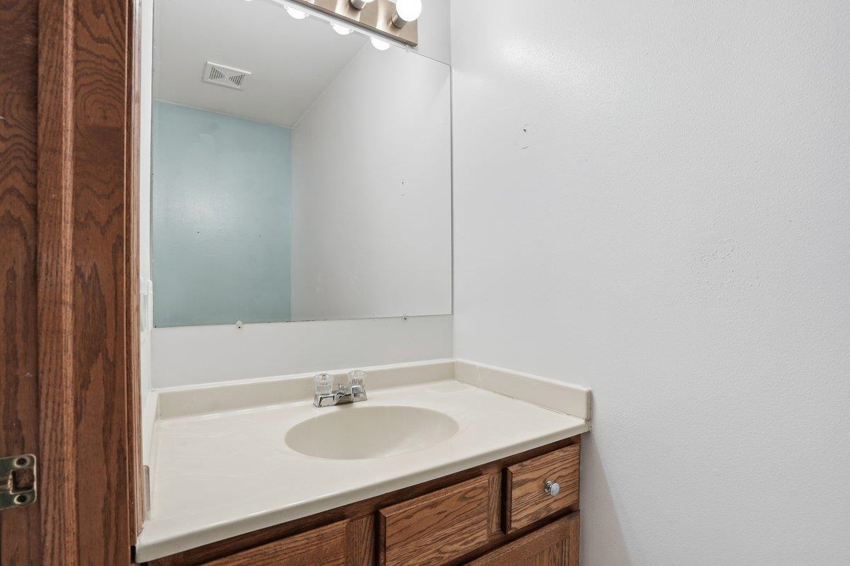 473 Waterman Court Oregon, WI 53575 - Photo 15 of 37