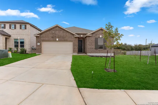 $2,600 | 5714 Agave Spine, San Antonio, TX 78261
