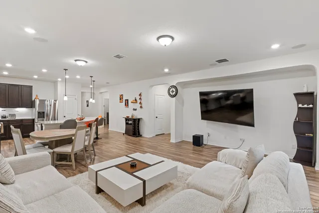 $3,000 | 5714 Agave Spine, San Antonio, TX 78261