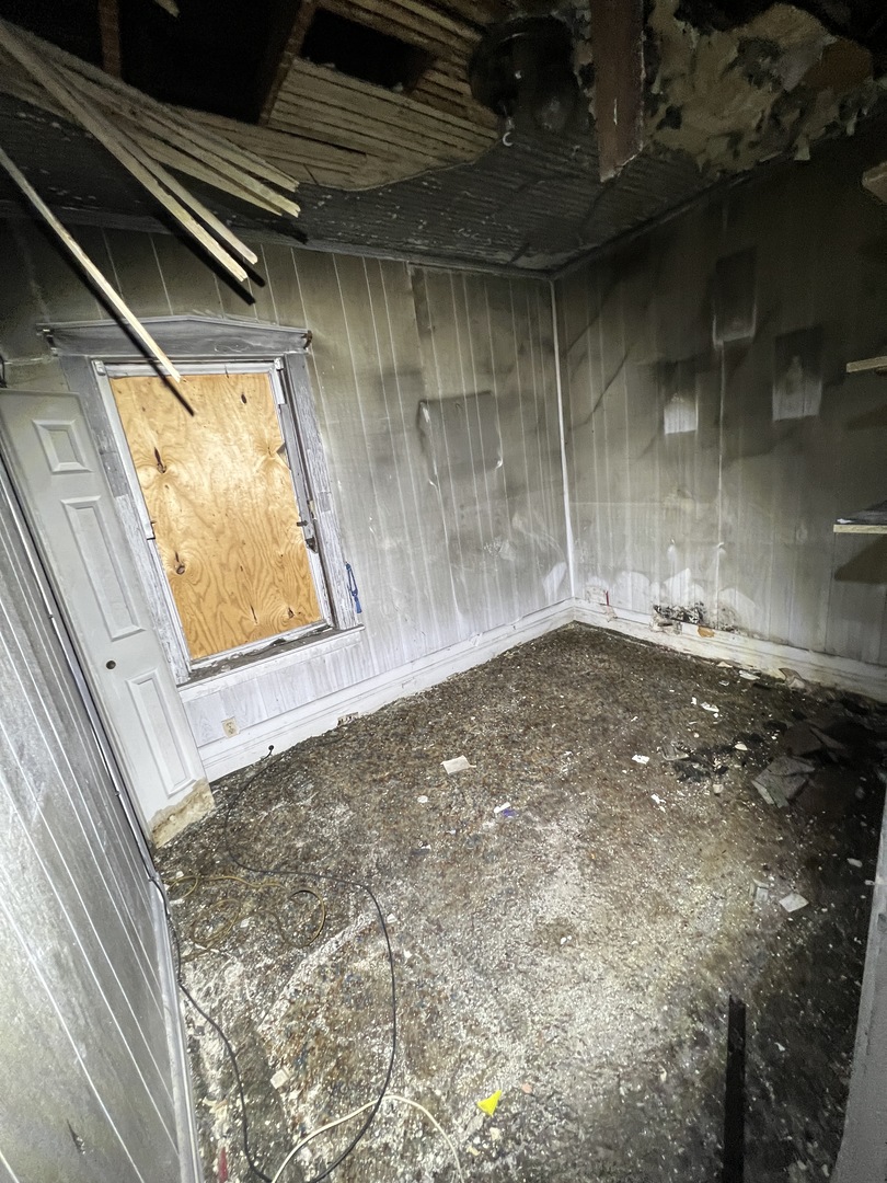 7835 South Rhodes Avenue Chicago, IL 60619 - Photo 9 of 18 a view of small space