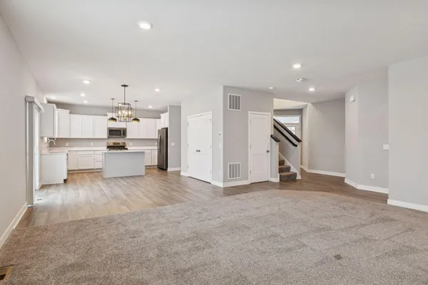 $600,000 | 19351 Meadow View Lane, Maple Grove, MN 55311