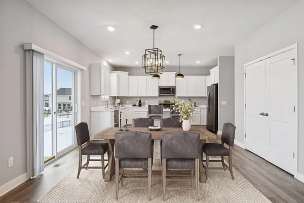$600,000 | 19351 Meadow View Lane, Maple Grove, MN 55311
