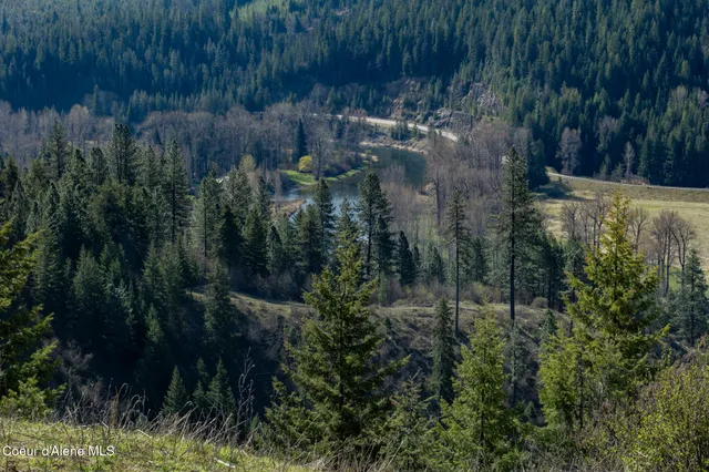 $997,500 | 262 Ac North Side Road, Calder, ID 83808