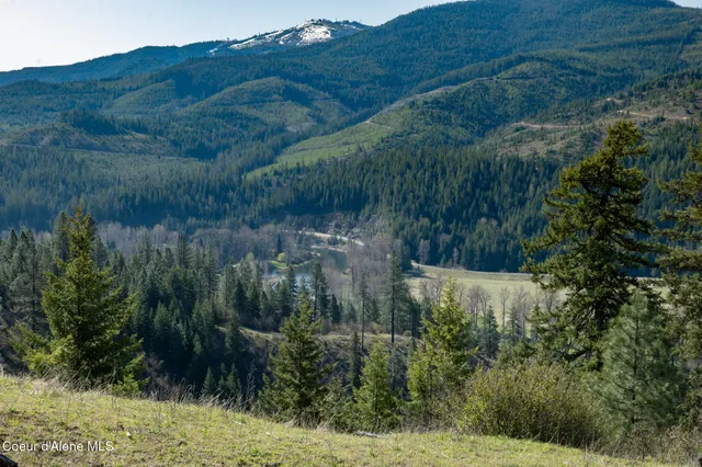 $997,500 | 262 Ac North Side Road, Calder, ID 83808