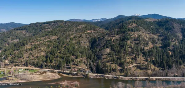 $997,500 | 262 Ac North Side Road, Calder, ID 83808