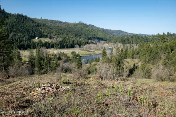 $997,500 | 262 Ac North Side Road, Calder, ID 83808