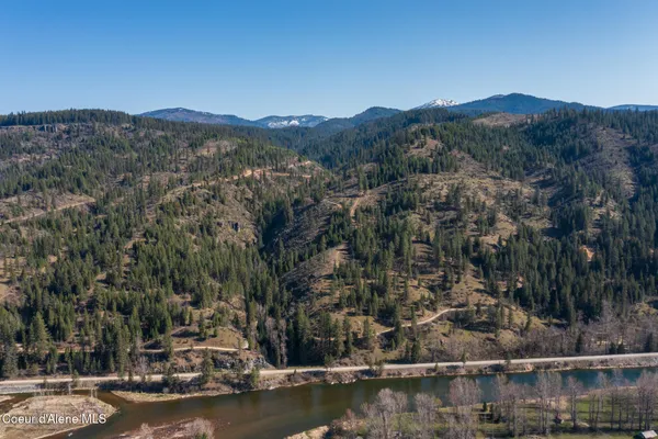 $997,500 | 262 Ac North Side Road, Calder, ID 83808