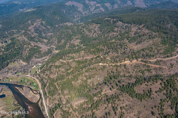 $997,500 | 262 Ac North Side Road, Calder, ID 83808