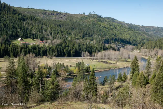 $997,500 | 262 Ac North Side Road, Calder, ID 83808