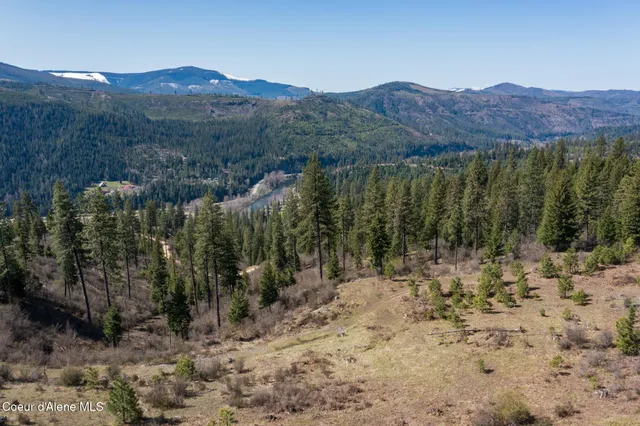 $997,500 | 262 Ac North Side Road, Calder, ID 83808