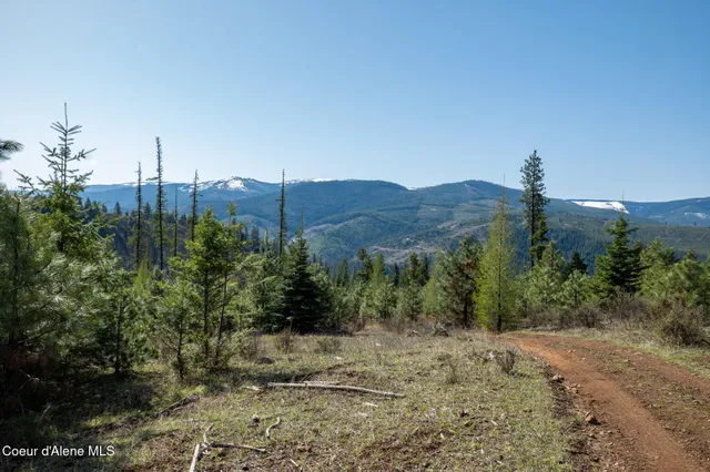 $997,500 | 262 Ac North Side Road, Calder, ID 83808