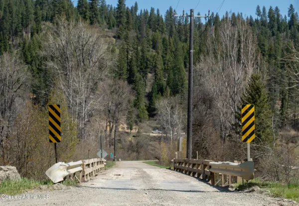 $997,500 | 262 Ac North Side Road, Calder, ID 83808