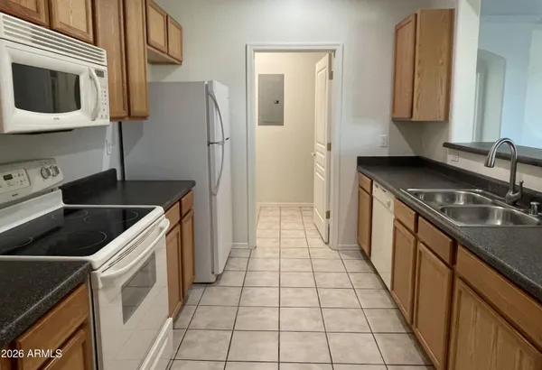 $1,895 | 955 East Knox Road, Unit 216, Chandler, AZ 85225