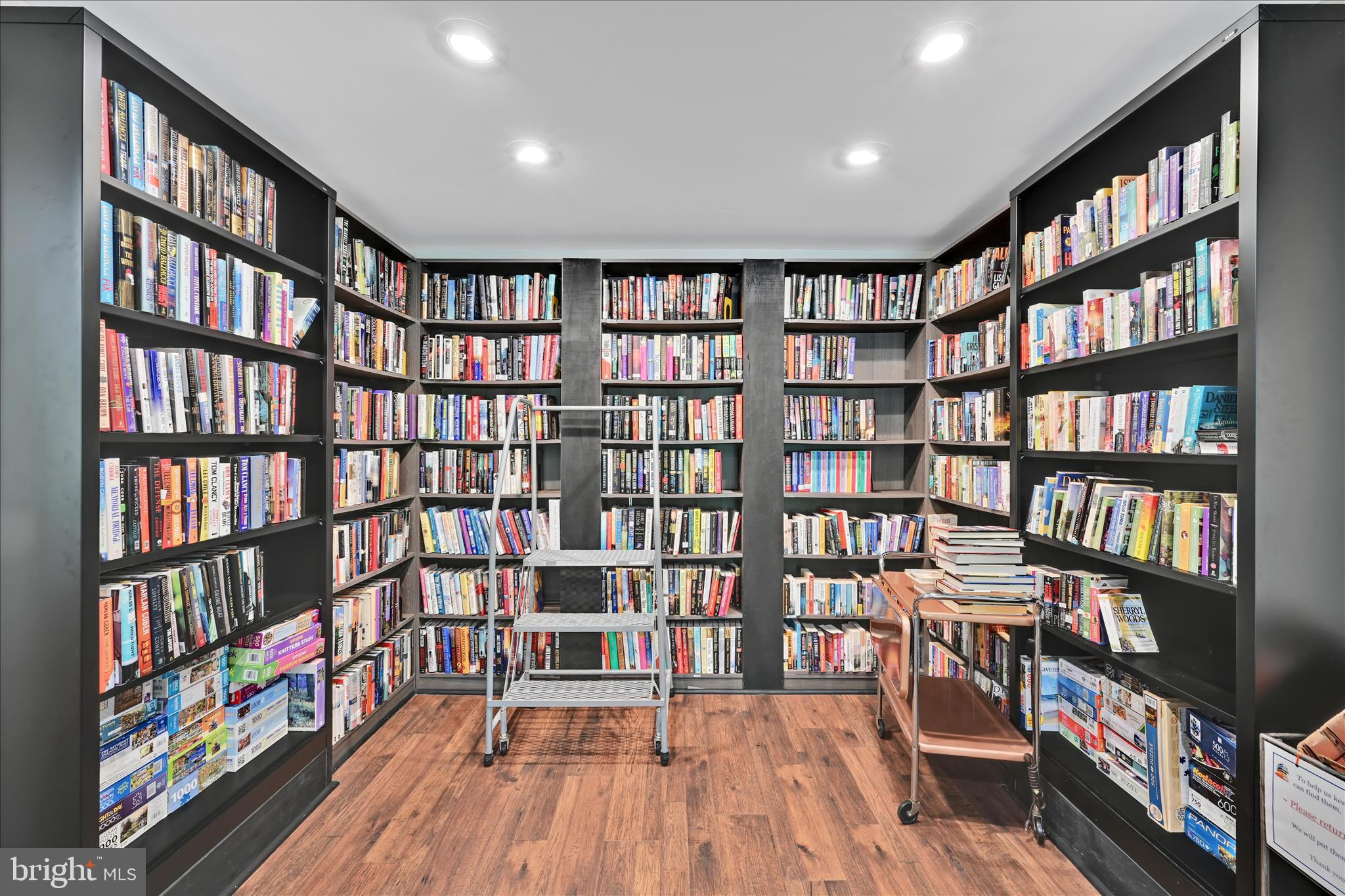 1375 Pershing Boulevard, Unit 608 Reading, PA 19607 - Photo 27 of 29 Library