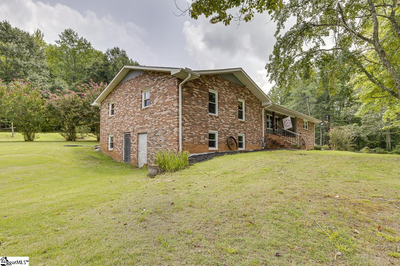 329 Wash Lesley Road Pickens, SC 29671 - Photo 4 of 46 Gallery Image 4