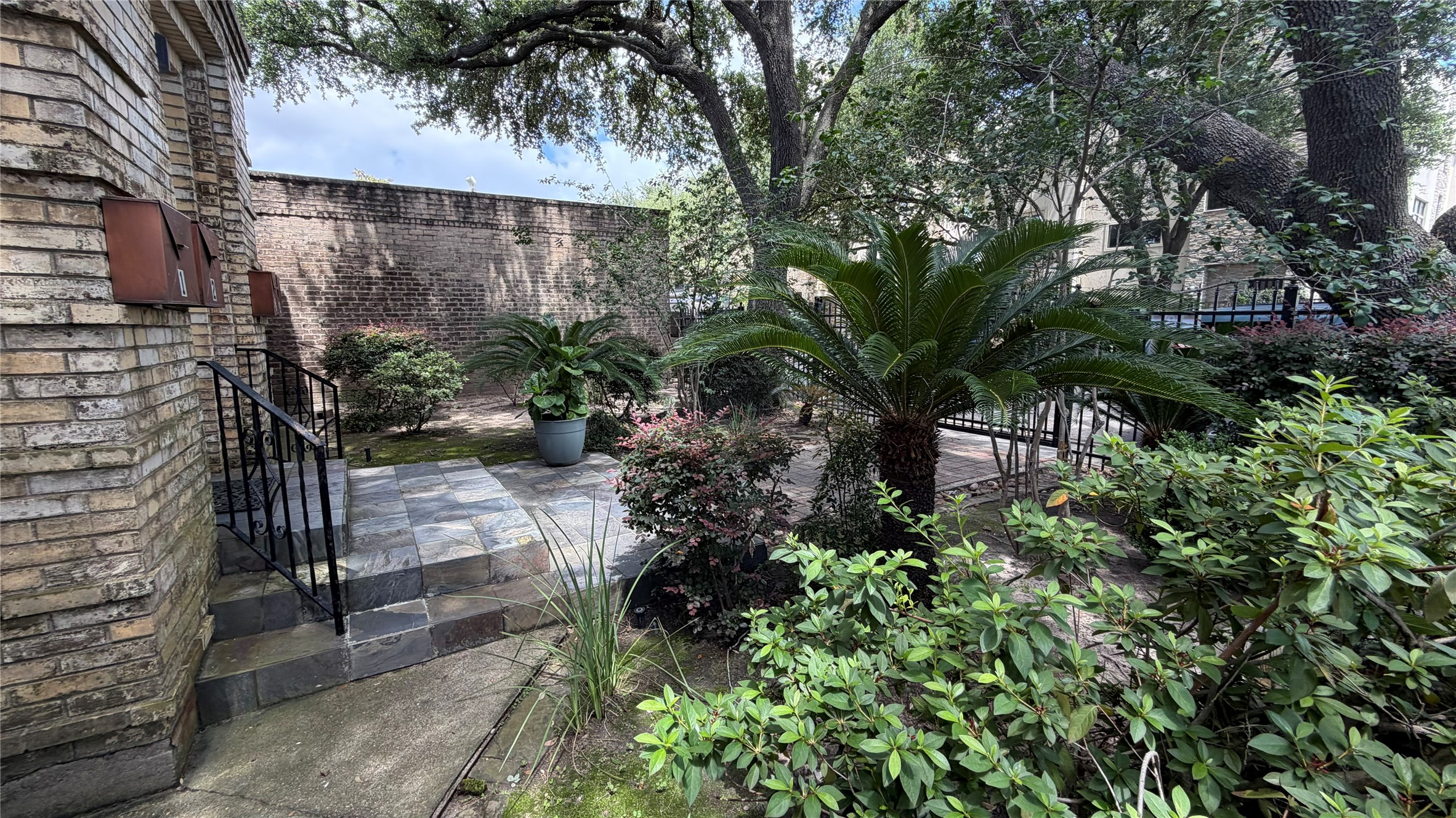 1109 Autrey Street, Unit 1 Houston, TX 77006 - Photo 27 of 28