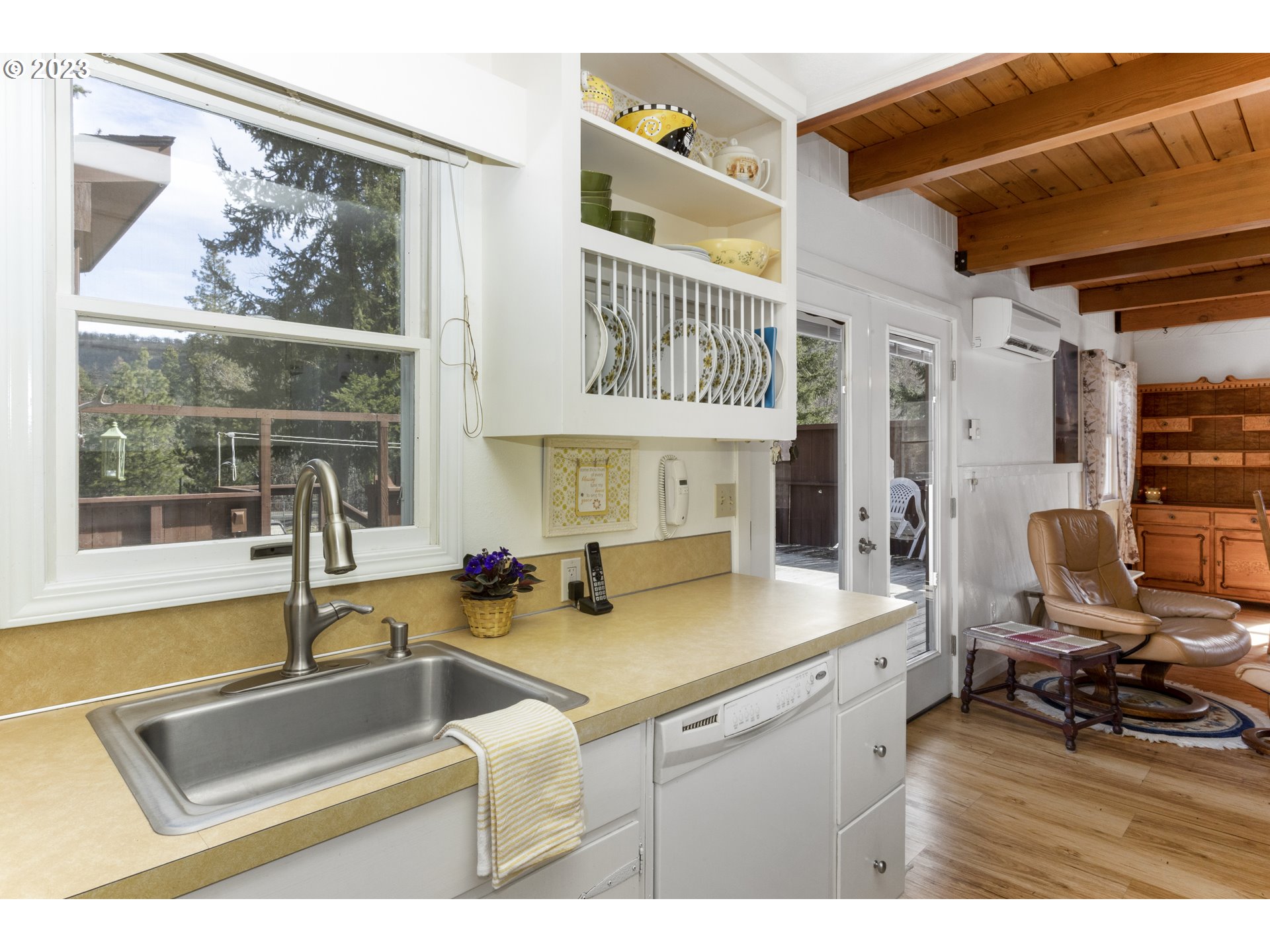 515 Wilson Road Mosier, OR 97040 - Photo 12 of 32 Gallery Image 12