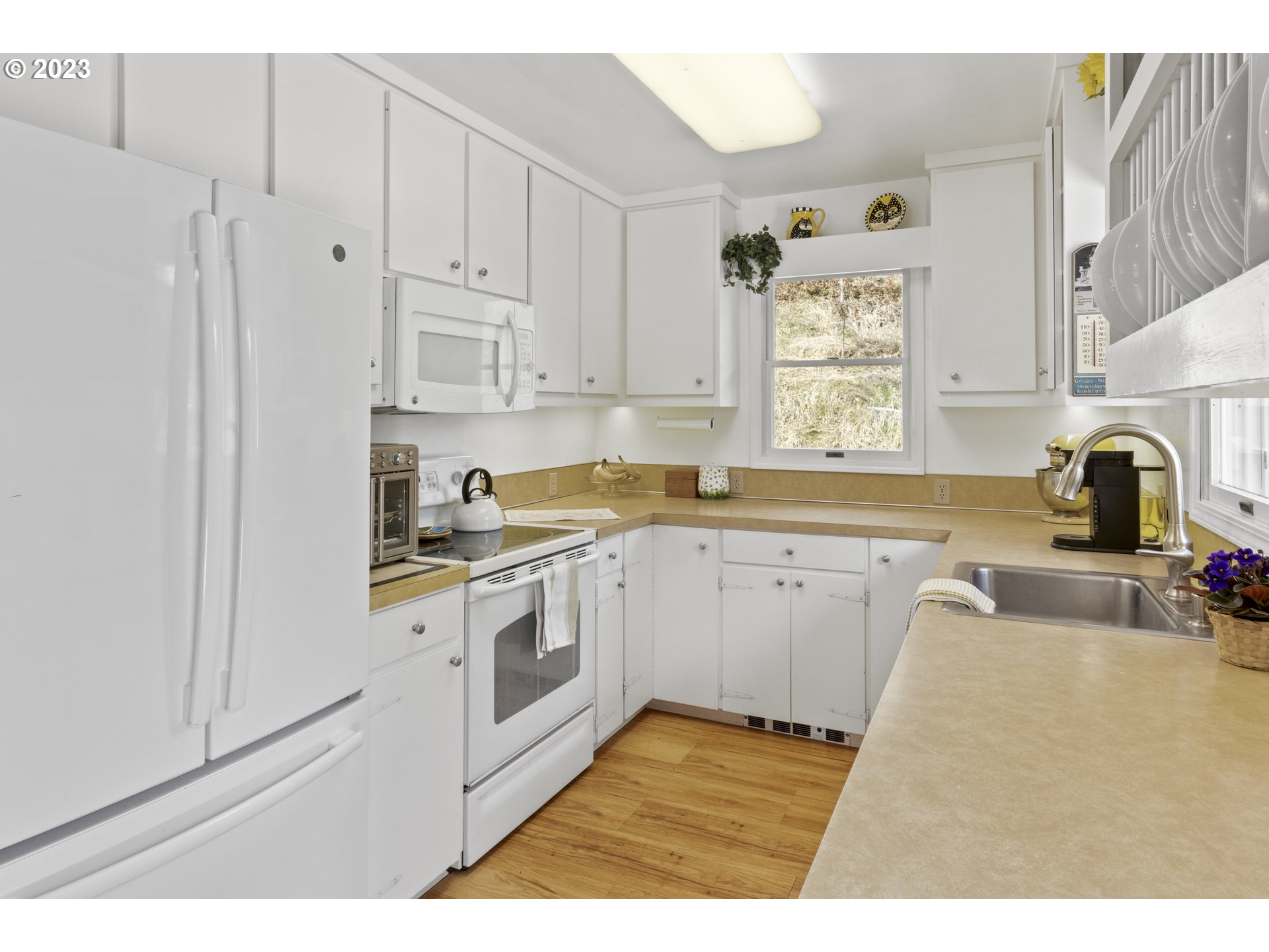 515 Wilson Road Mosier, OR 97040 - Photo 14 of 32 Gallery Image 14